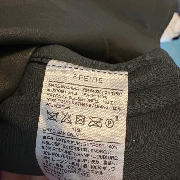 Banana Republic Green Button-Down Vegan Leather Skirt NWT size 8 petite - Picture 5 of 5